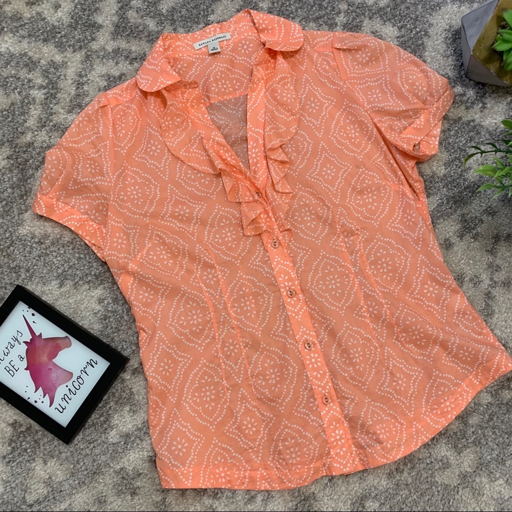 $3.99 Shipping! Banana Republic Coral Print Blouse